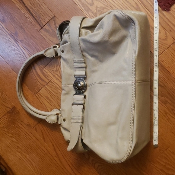 Burberry leather large tote /traveler.💯Authentic - Picture 13 of 16